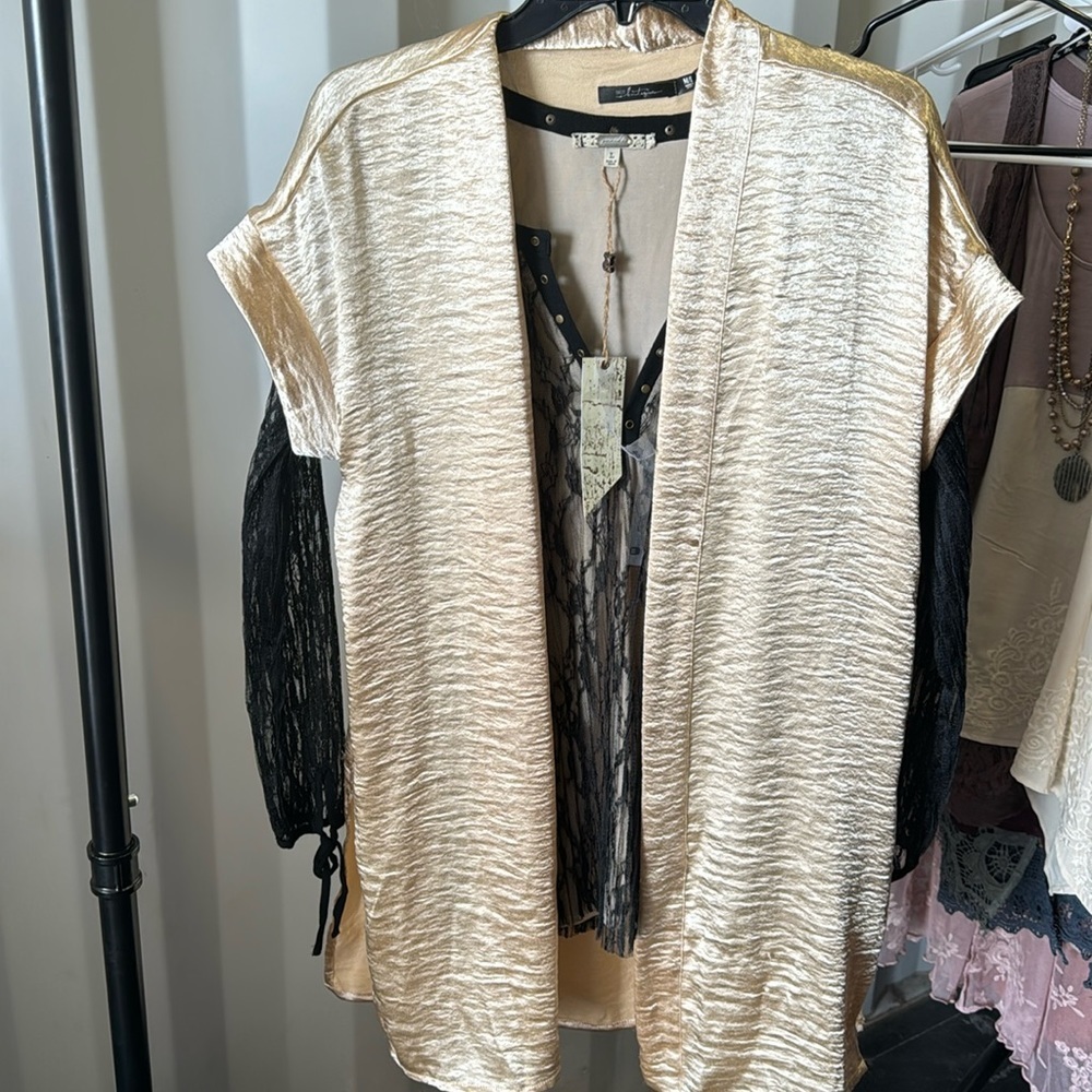 No from Buckle champagne open front kimono